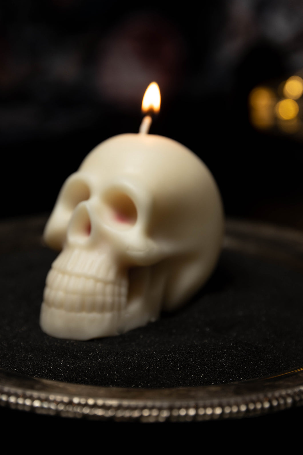 Bleeding Heart Skull Candle